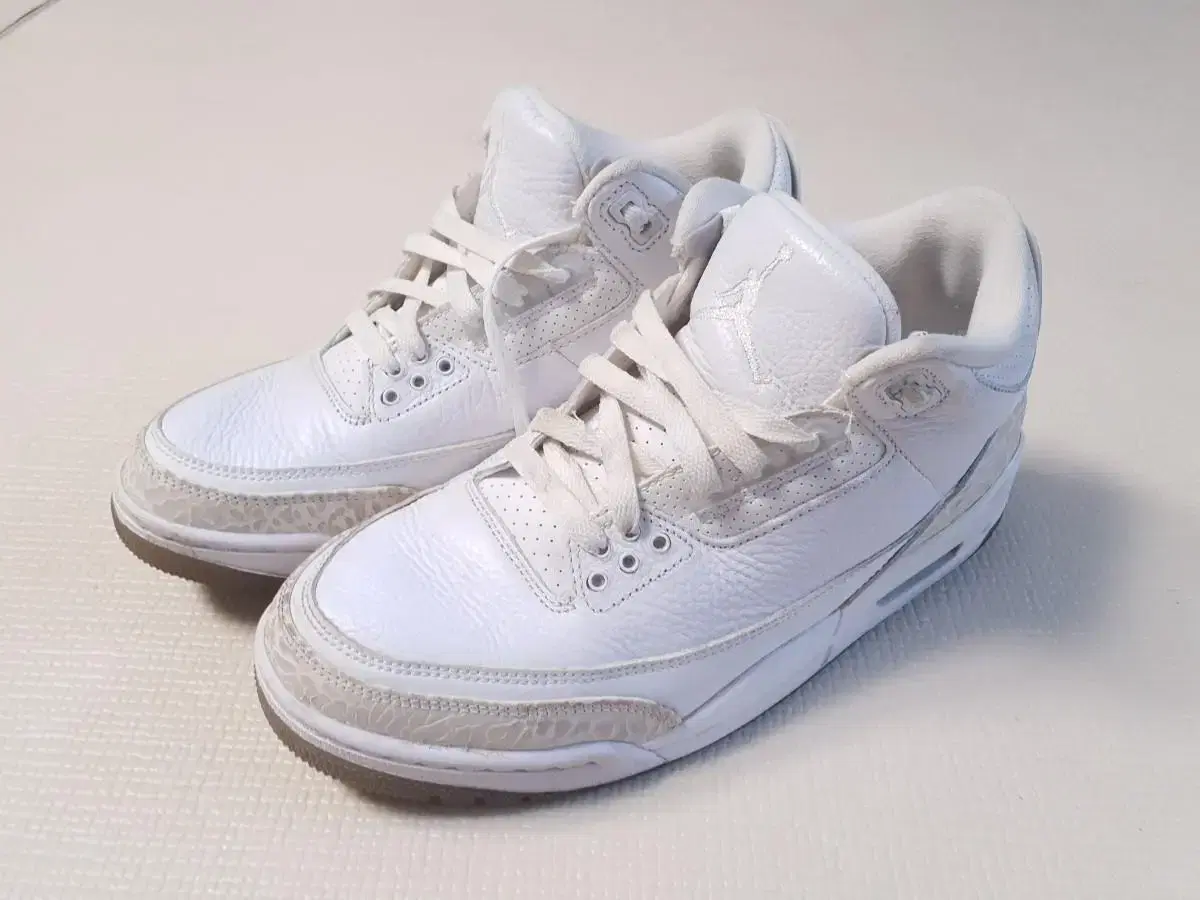 Pure white retro 3 deals